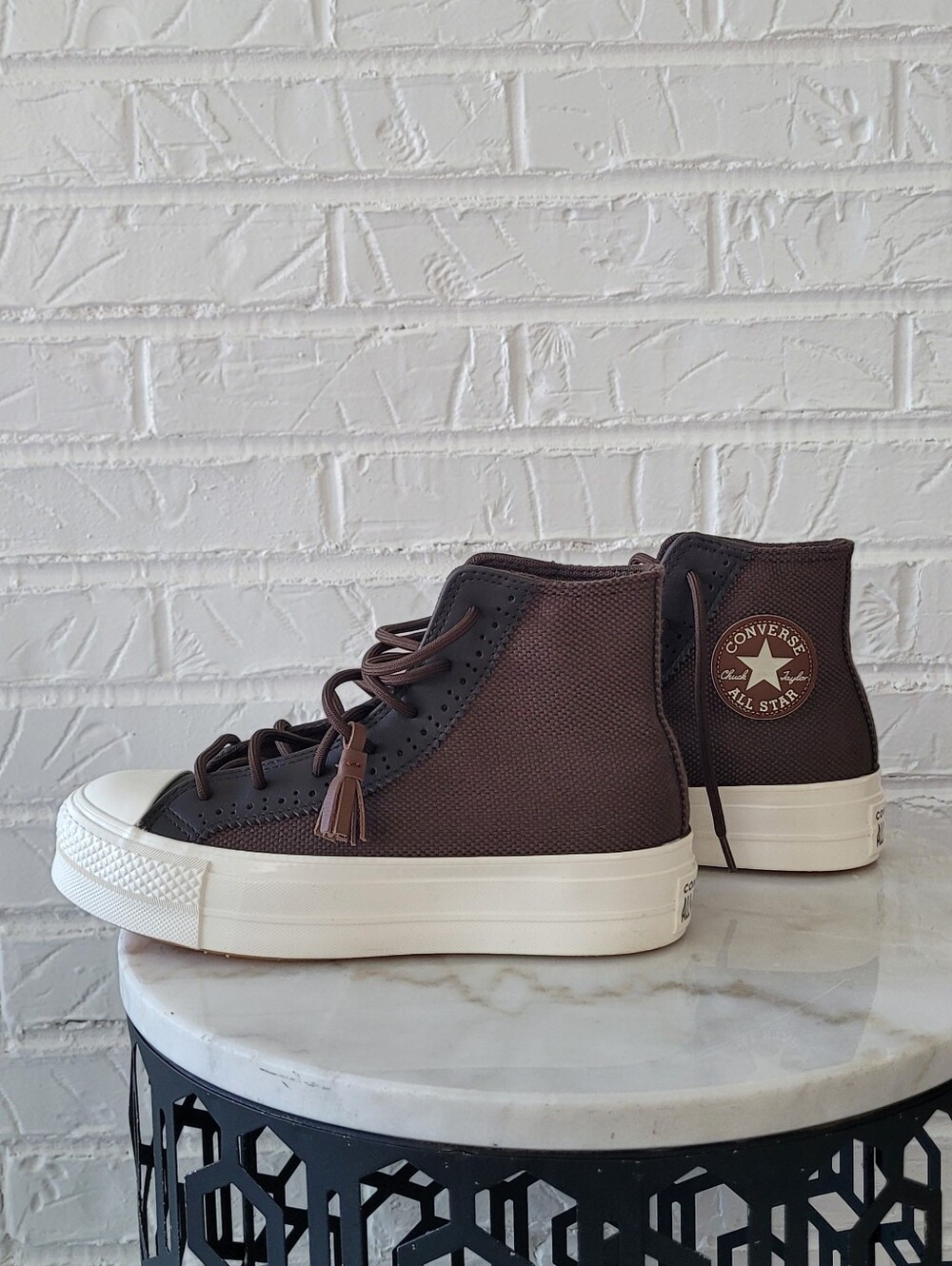 Converse Chuck Taylor All size 7 - Picture 3 of 10